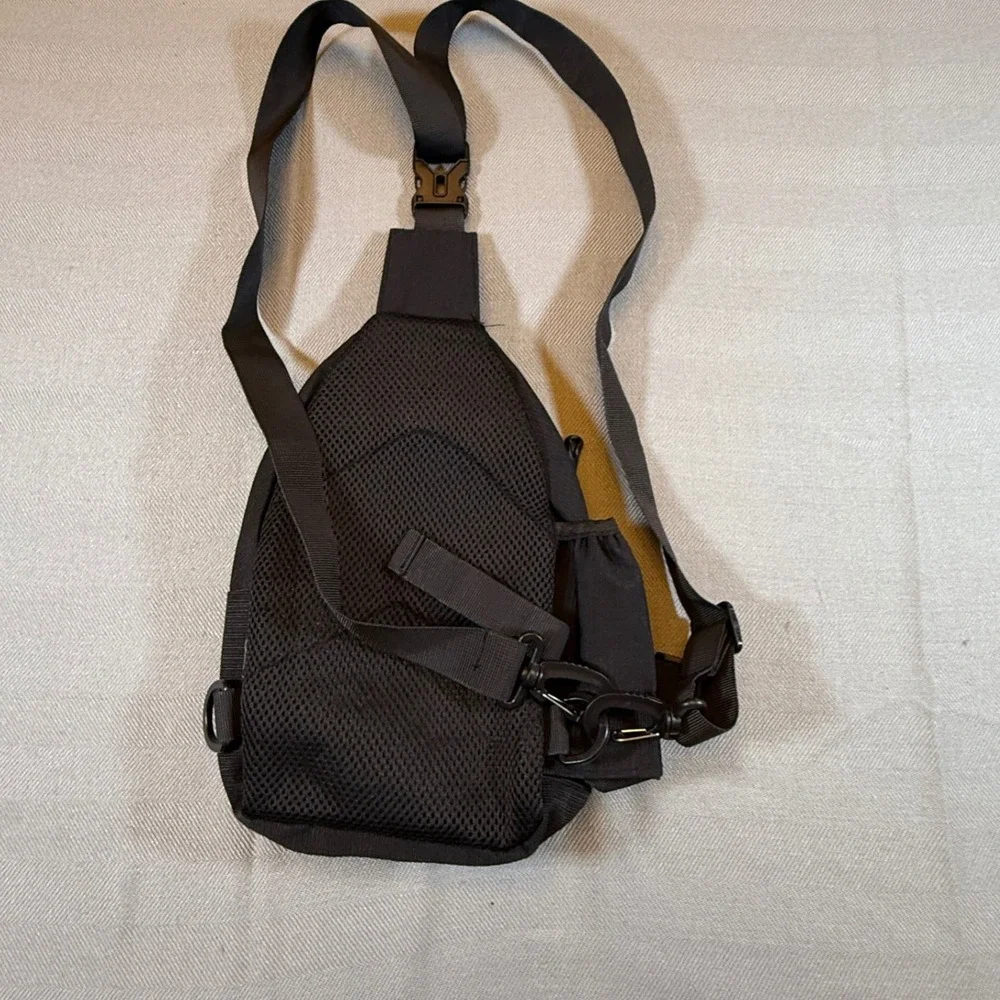 Duchamp London Mens Black Crossbody Sling Bag Tech Fabric Padded Mesh Back 2251